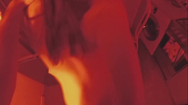 Sexy sexy Teenie tritt auf