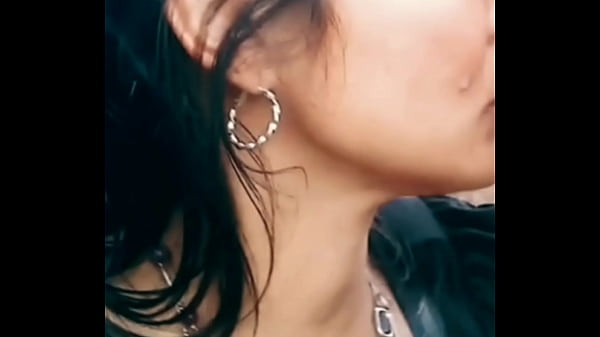 Sexo al aire libre con un desconocido que lleva días mirándome