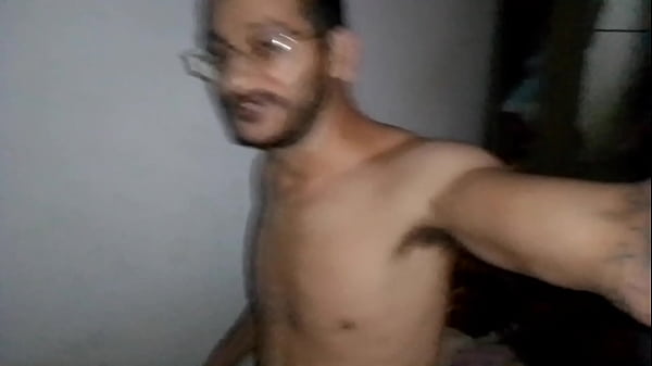 HEISSES JUNGES MÄDCHEN WIRD AUF ALLEN VIER GEFICKT UND ICH FÜLLTE DIE KLEINE HURE MIT MILCH IN IHRE MUSCHI