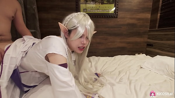 La zorra hentai japonesa Miu Akino folla con una gran polla gorda.