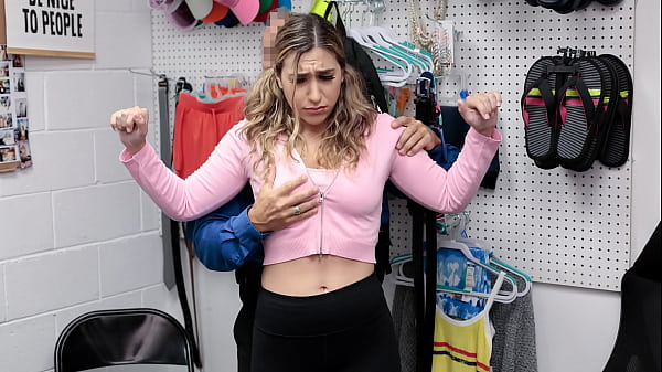 Lexi Grey lutscht den Schwanz des Sicherheitsbeamten, um sich ihre Freiheit zu verdienen – Lyftersex