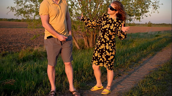 Cute saree bhabhi asked directions from a Desi stranger and was fucked hard in the scarlet sunset!