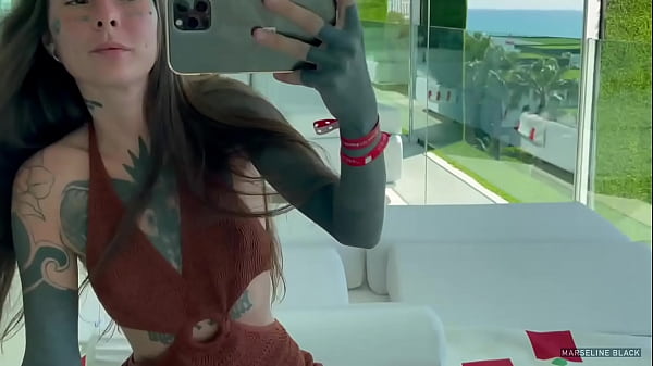 J'ai tourné une vidéo de moi en train de me doigter l'anus et de jouir. Voulez-vous le voir ? (COMPLET)