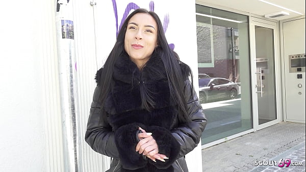 SCOUT TEDESCO - La perfetta teenager latina tedesca Caramella del X Pickup per il casting