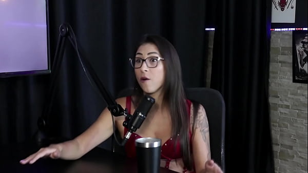 Ci sono stati altri problemi a Casa das Pimentinhas, la sua prima esperienza non è stata bella, e lo ha raccontato alle piattaforme su cui lavora e a sua figlia - Luciana Picchi (SHEER/RED)