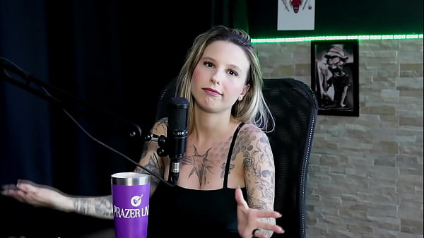 She was nervous when posting her first content, a married man is her subscriber, they asked for the sound of her stomach and she doesn't like being slapped in the pussy - Baby Fire (SHEER/RED)