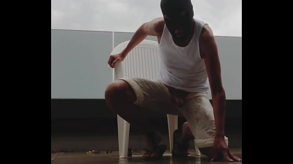 ướt ngoài trời thủ dâm trong mưa