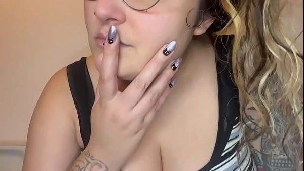 Beautiful Teen performs big_tits