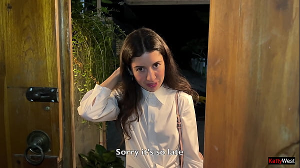 Il vicino impudente è venuto da me nel cuore della notte per saltare sul mio cazzo duro - Creampie