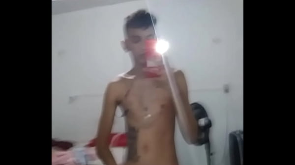 Novinho branquinho na punheta