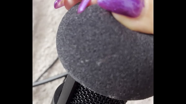 How to connect a microphone sound card to a phone?