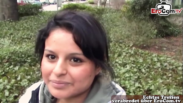 Deutsche Jungfrau beim ersten Casting zum Sex überredet