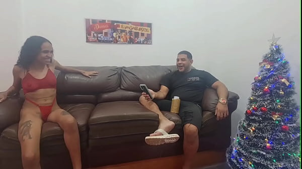 Parte-01 Surfista no sofá_ com Léo ogro revela que se arrepende de ter abandonado a filha e foi trabalhar em um cabaré_ porque estava entediado_ em casa.