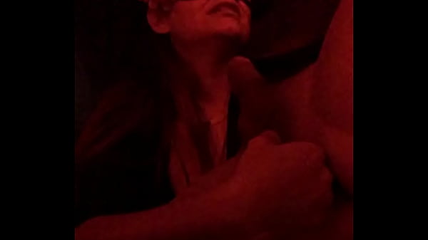 J'ai été éloigné de mon lit pour aller sur le balcon pour sucer des bites&hellip_ il faisait vraiment froid dehors