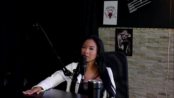 Empezó como amateur, tiene apoyo de sus amigos y pensaba que era hetero, pero... - Paulistinha (SHEER/RED)