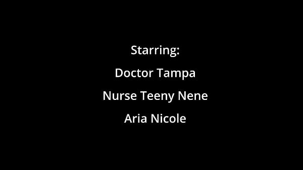 Wunderschöne junge Mädchenposen