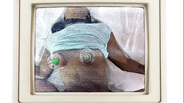 Aria Nicoles Muschi wird beim Arztbesuch cremig gemacht