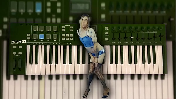 Erstaunlich süßer Teenie gibt an