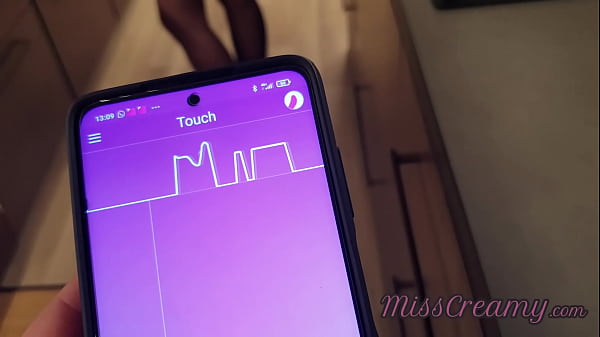 Public Flash - Orgasmo femenino con juguete remoto en el centro comercial - Controla el coño de la profesora con Lush - MissCreamy