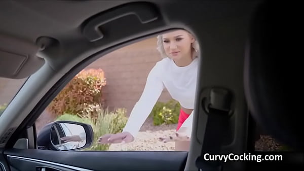 Blondes Fickspielzeug wird beim Casting abgeholt und gefickt