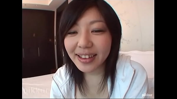 Những lời trêu chọc của cô gái trẻ xinh đẹp