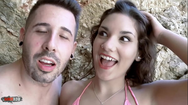 Kevin in spiaggia scopa Deborah Teen una giovane sudamericana dal corpo eccezionale