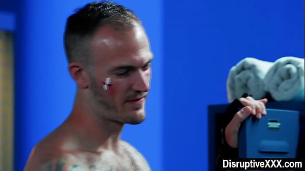 Boxeadores corruptos follan a pelo después de un combate de boxeo