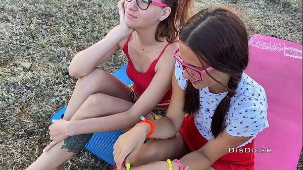 Stunning Teen Girl strips in bukkake