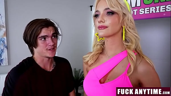 Modelli adorabili della ragazza