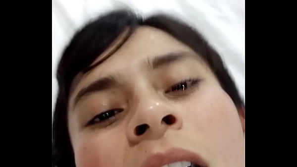 Sehen Sie sich das atemberaubende Bukkake-Teen-Video an