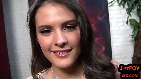 Đẹp Teen đã vui vẻ thổi kèn