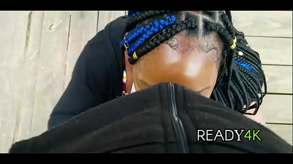 Công khai thổi kèn trên bến câu cá Mông to lắc trong thong