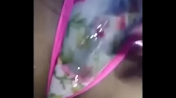 Pubblico i video trapelati della mia ex ragazza e lei vuole che li elimini a tutti i costi