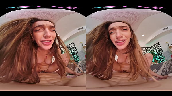 Schöne brünette Teenie-Models