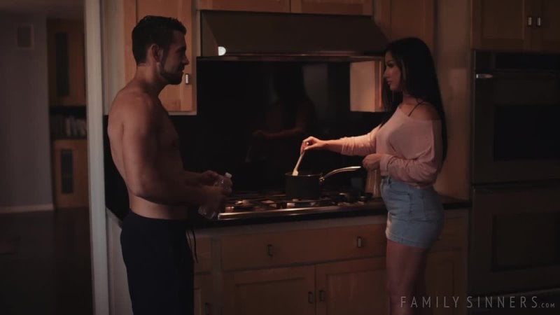 Jennifer White – Mütter und Stiefsöhne 6, Szene 2 [alle Sex, Hardcore, Blowjob, Gonzo]