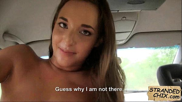 Atemberaubendes Teenie-Mädchen neckt Teenager